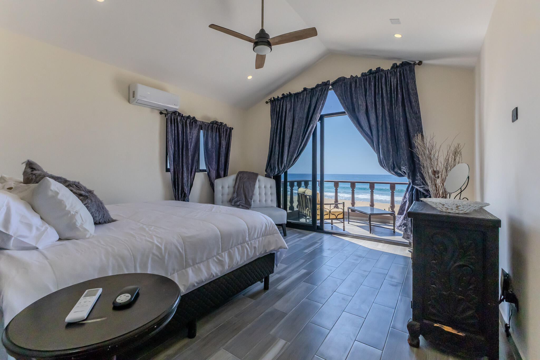 Villa Piazza Beachfront