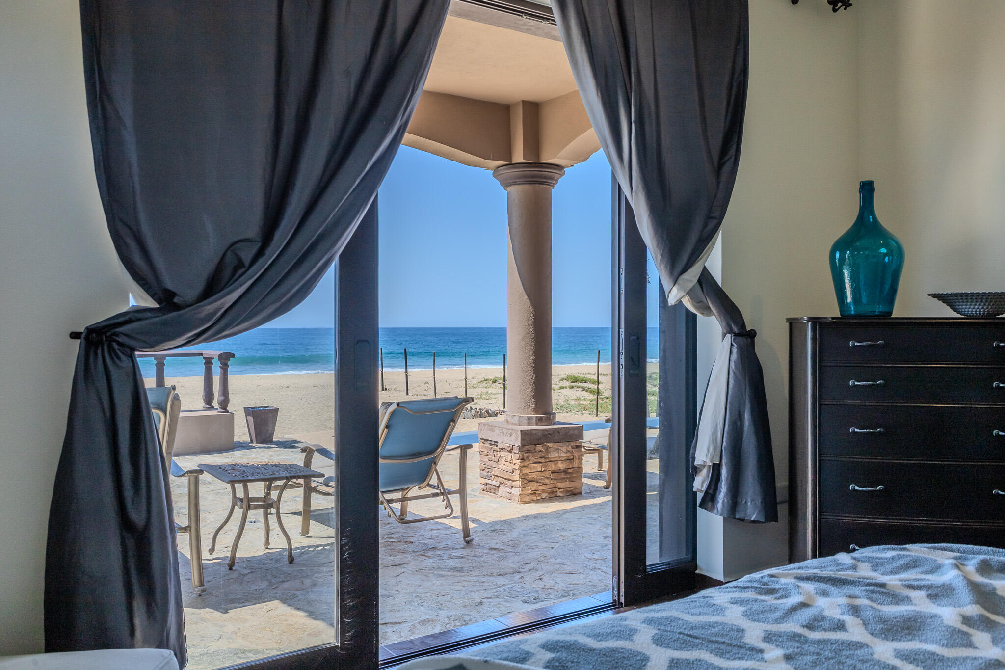 Villa Piazza Beachfront