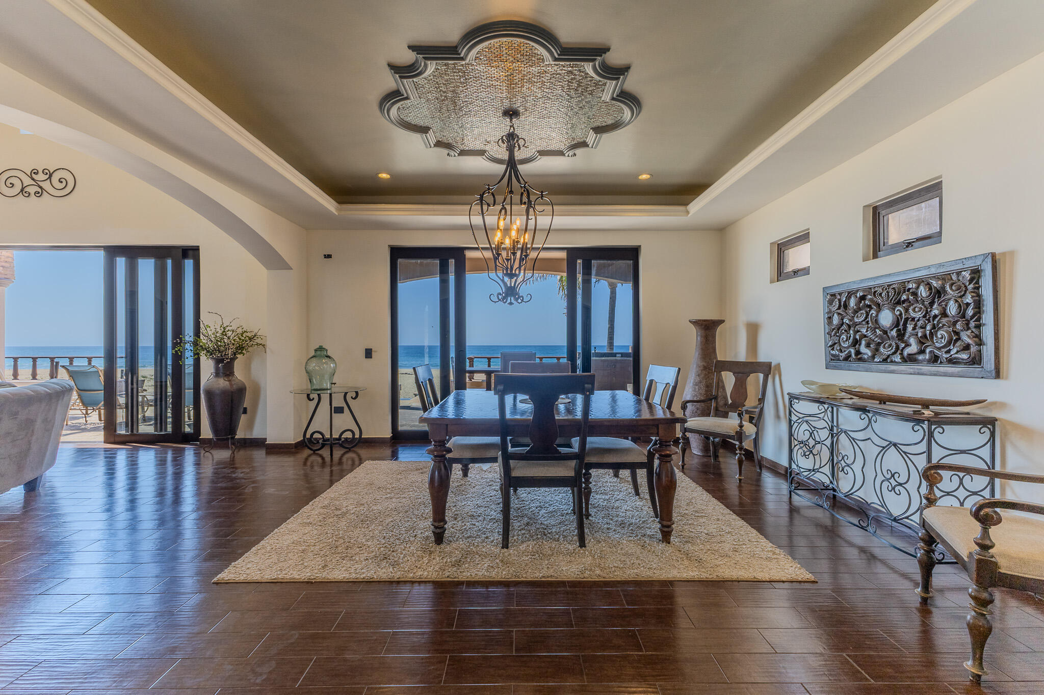 Villa Piazza Beachfront