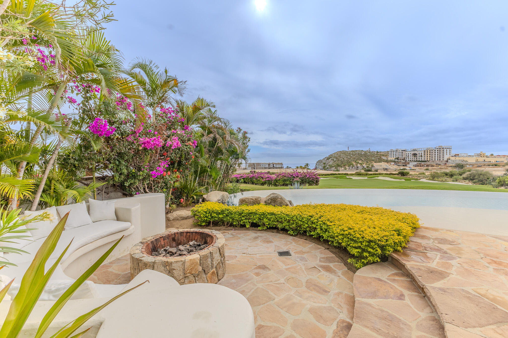 riveria, Casa Costa Cove Club