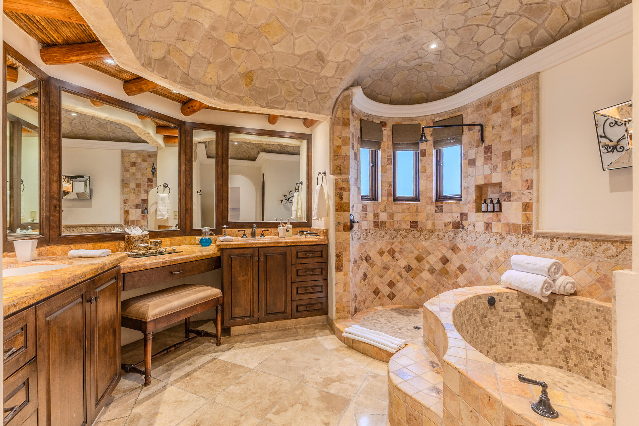 riveria, Casa Costa Cove Club