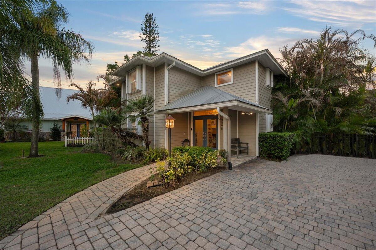 3098 SW Cedar Trail