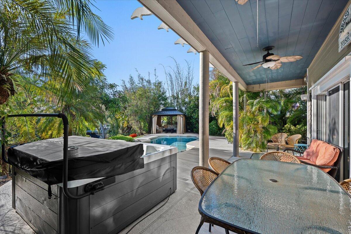 3098 SW Cedar Trail