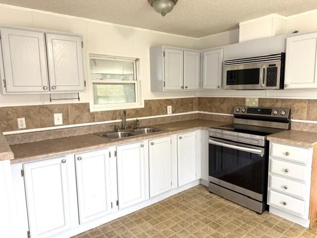 8423 SE Sandy Lane