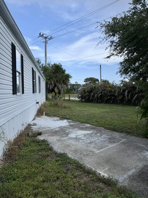 8423 SE Sandy Lane