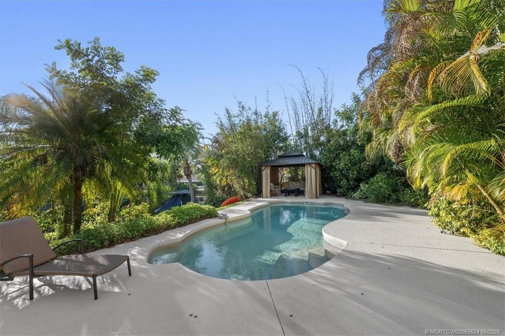 3098 SW Cedar Trail