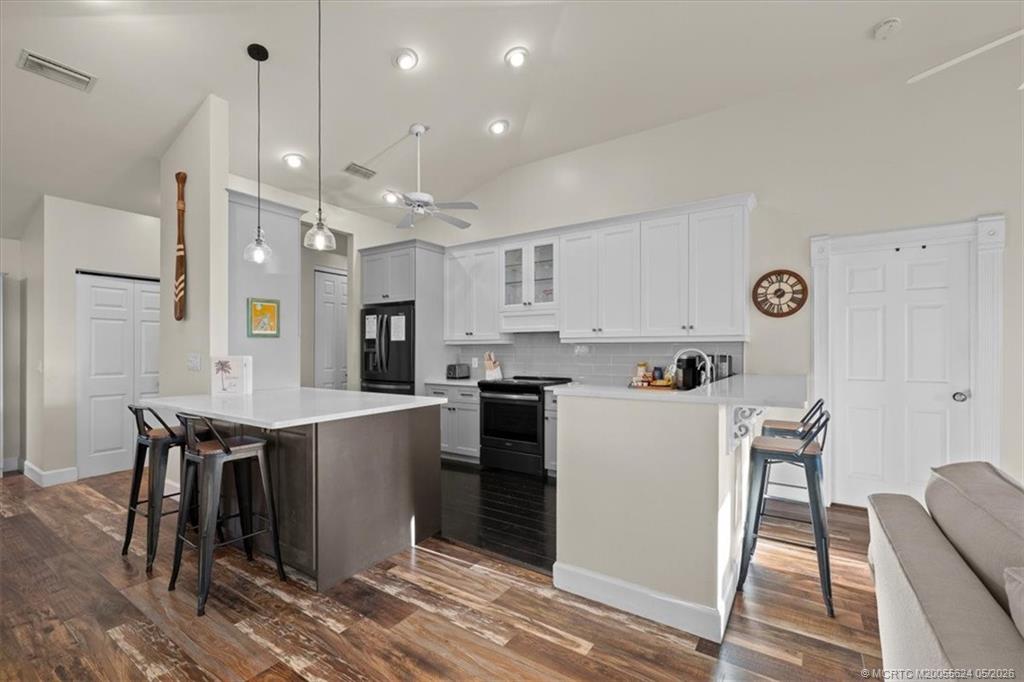 3098 SW Cedar Trail