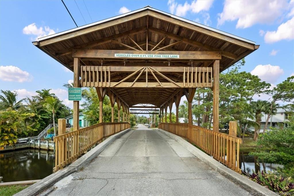 3098 SW Cedar Trail