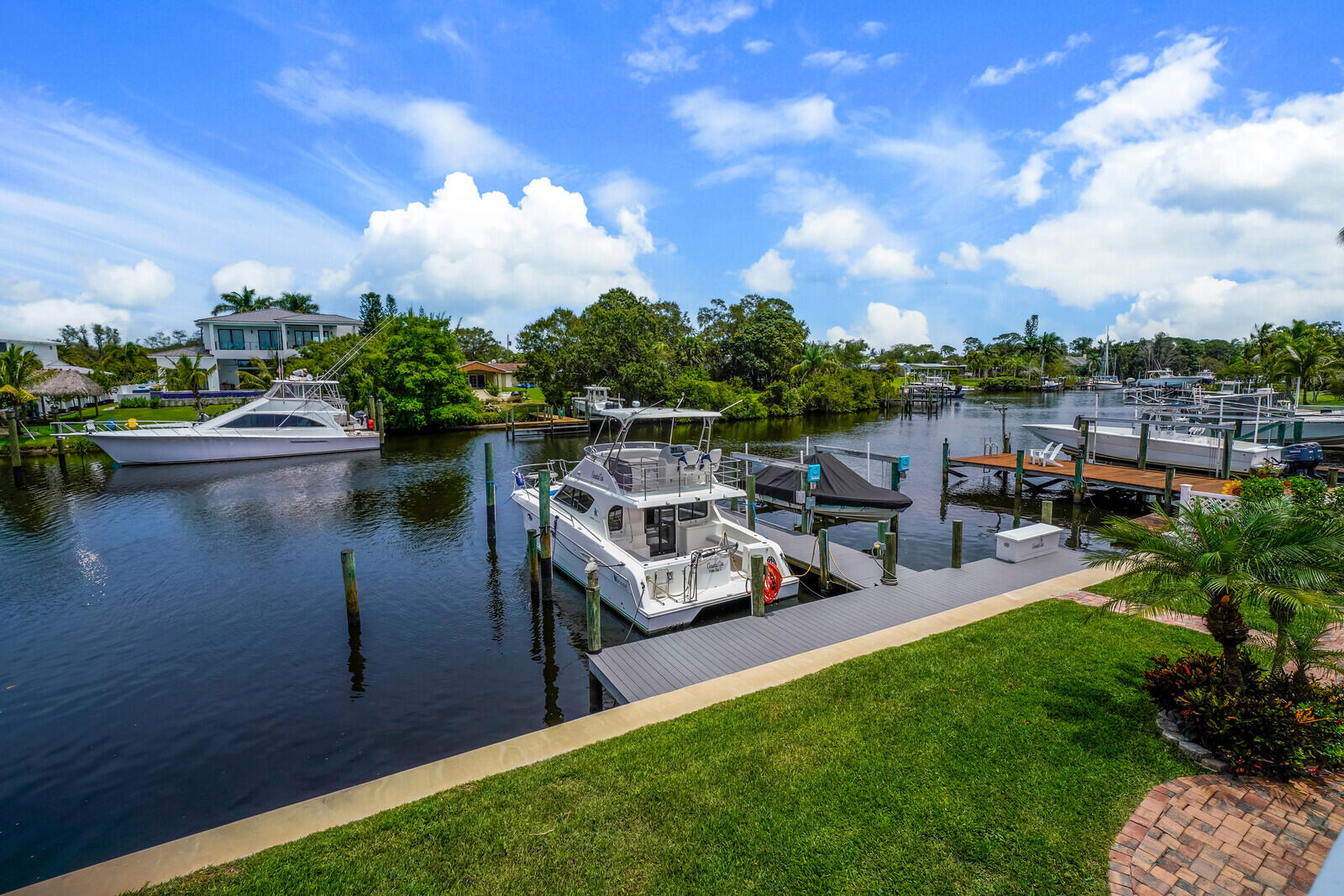 701 SW Pine Tree Lane, Palm City