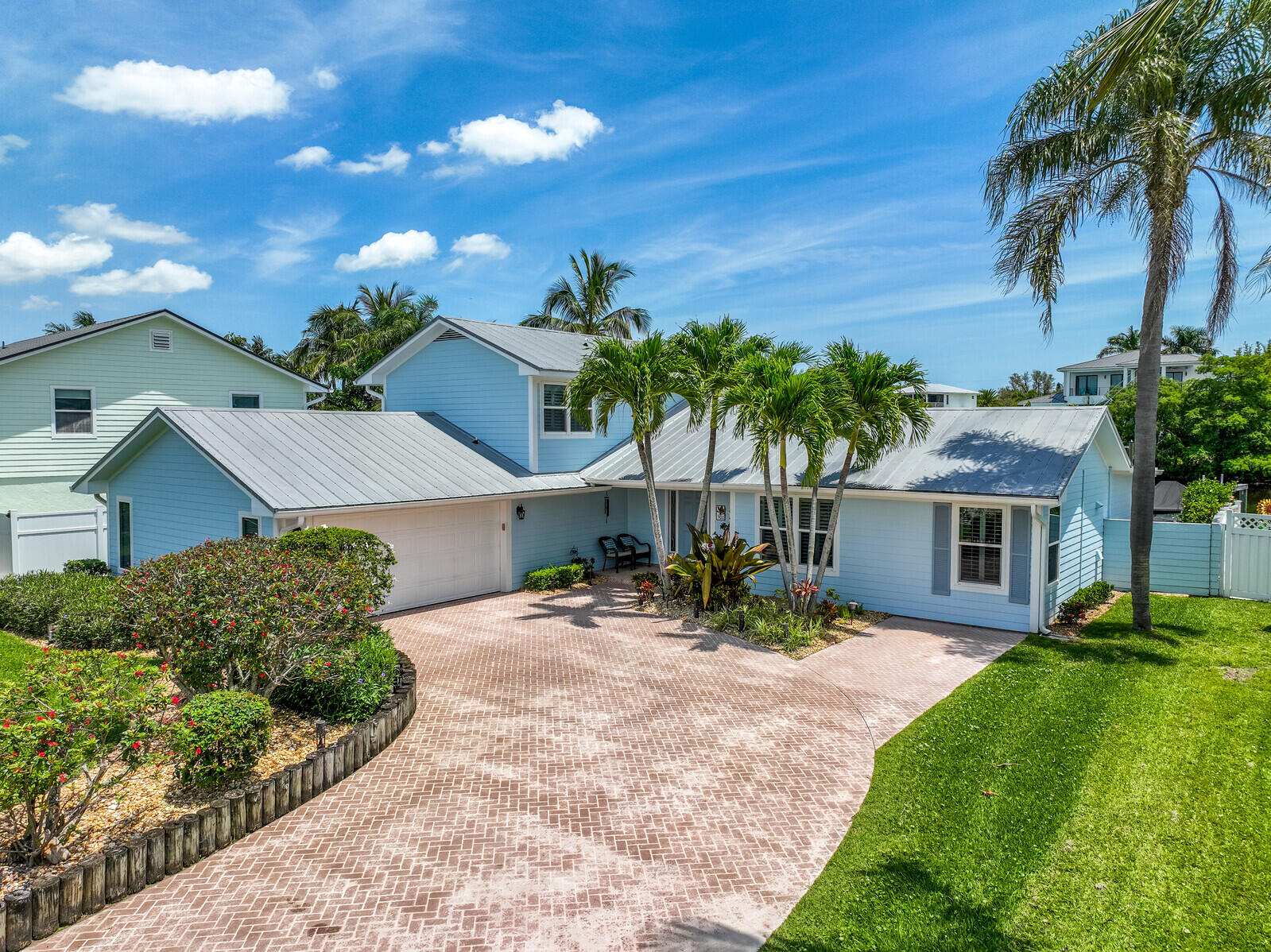 701 SW Pine Tree Lane, Palm City
