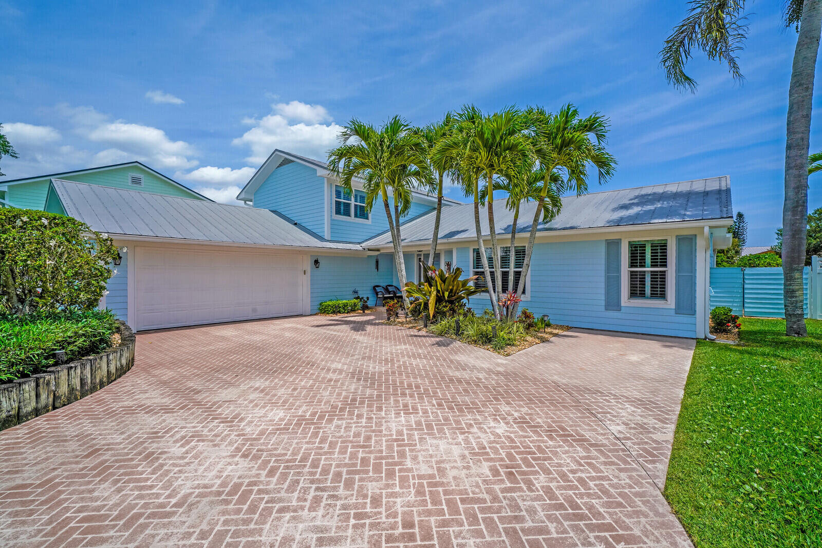 701 SW Pine Tree Lane, Palm City