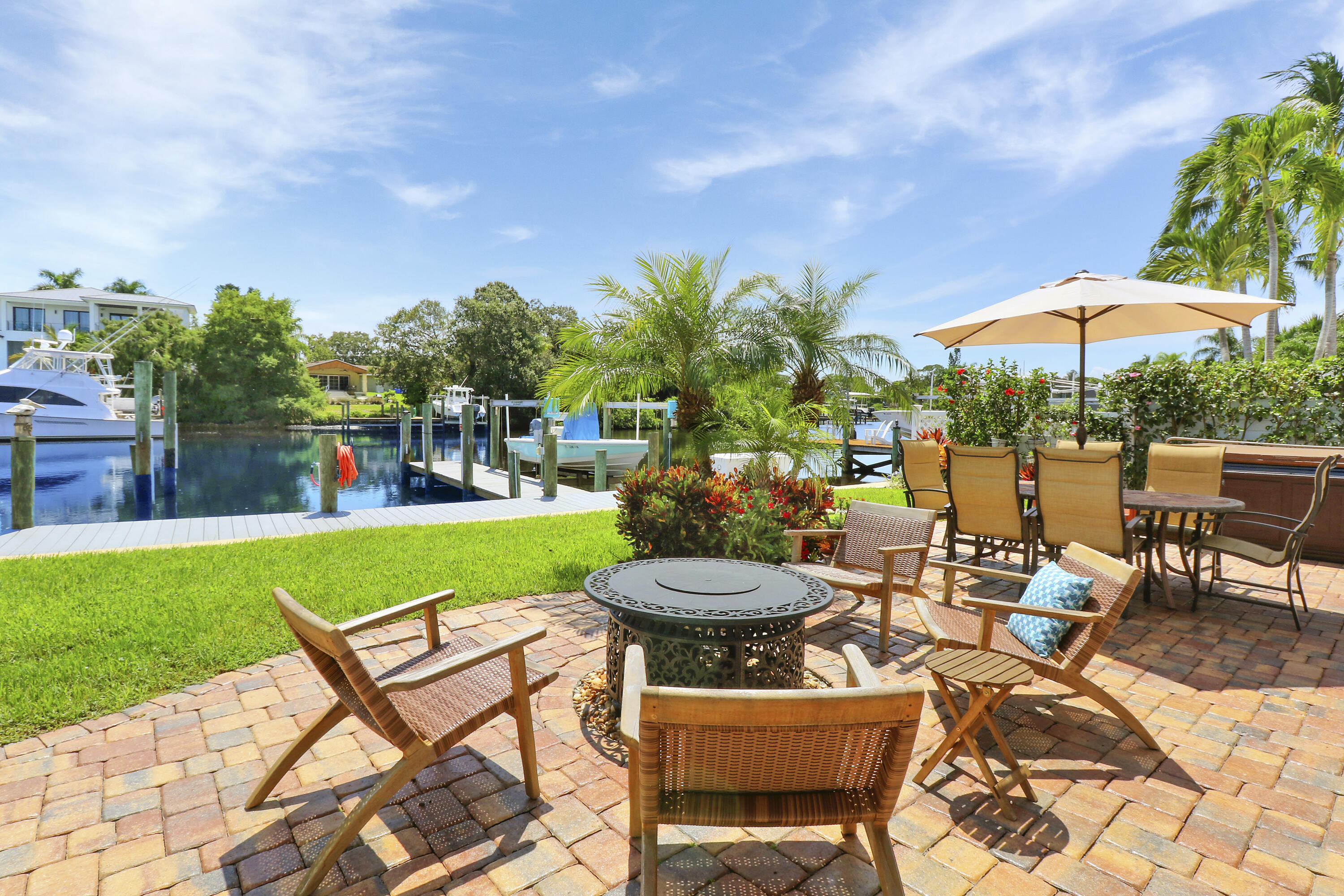 701 SW Pine Tree Lane, Palm City