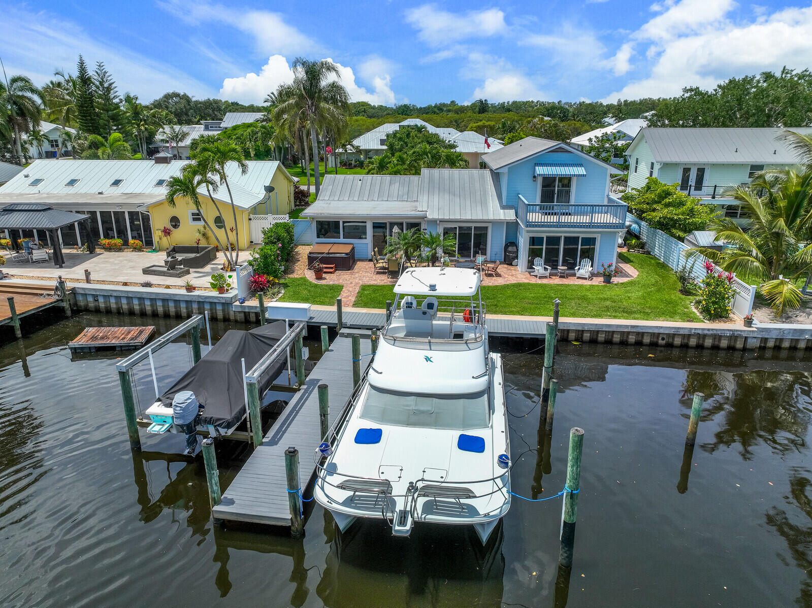 701 SW Pine Tree Lane, Palm City