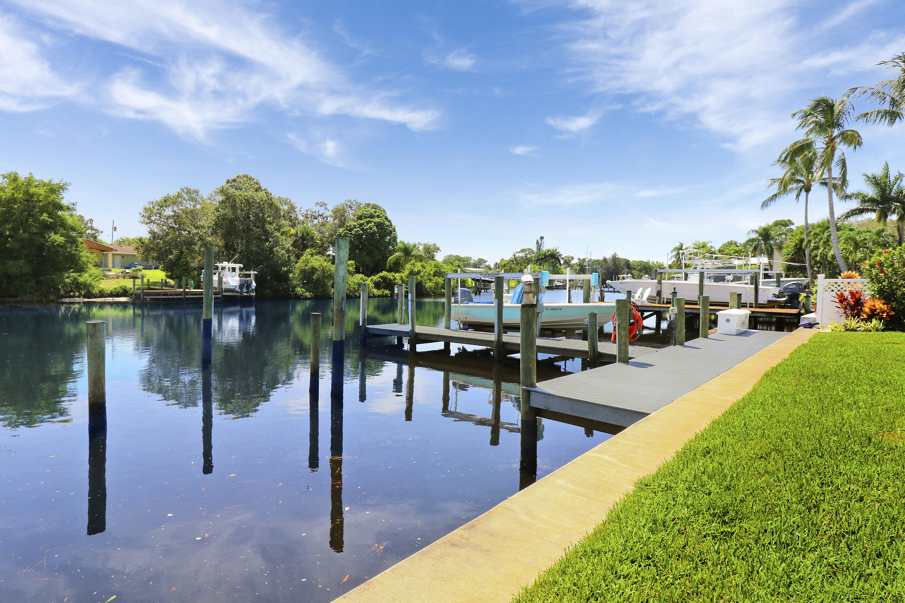 701 SW Pine Tree Lane, Palm City