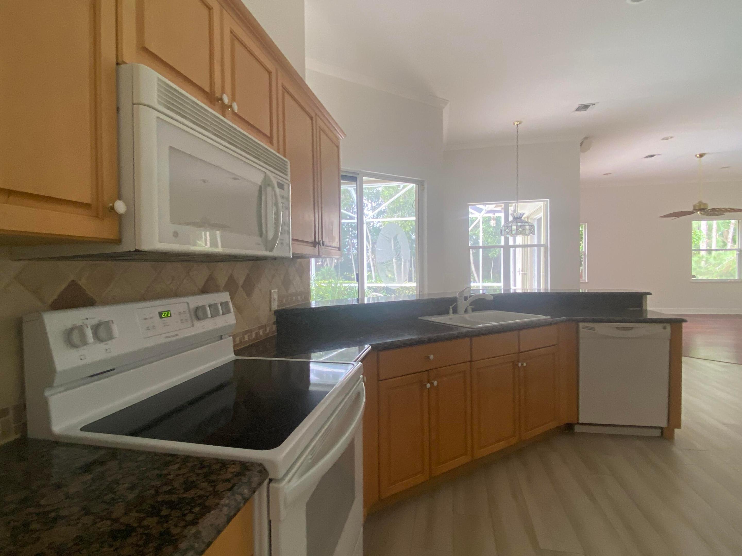 4911 SW Lake Grove Circle, Palm City