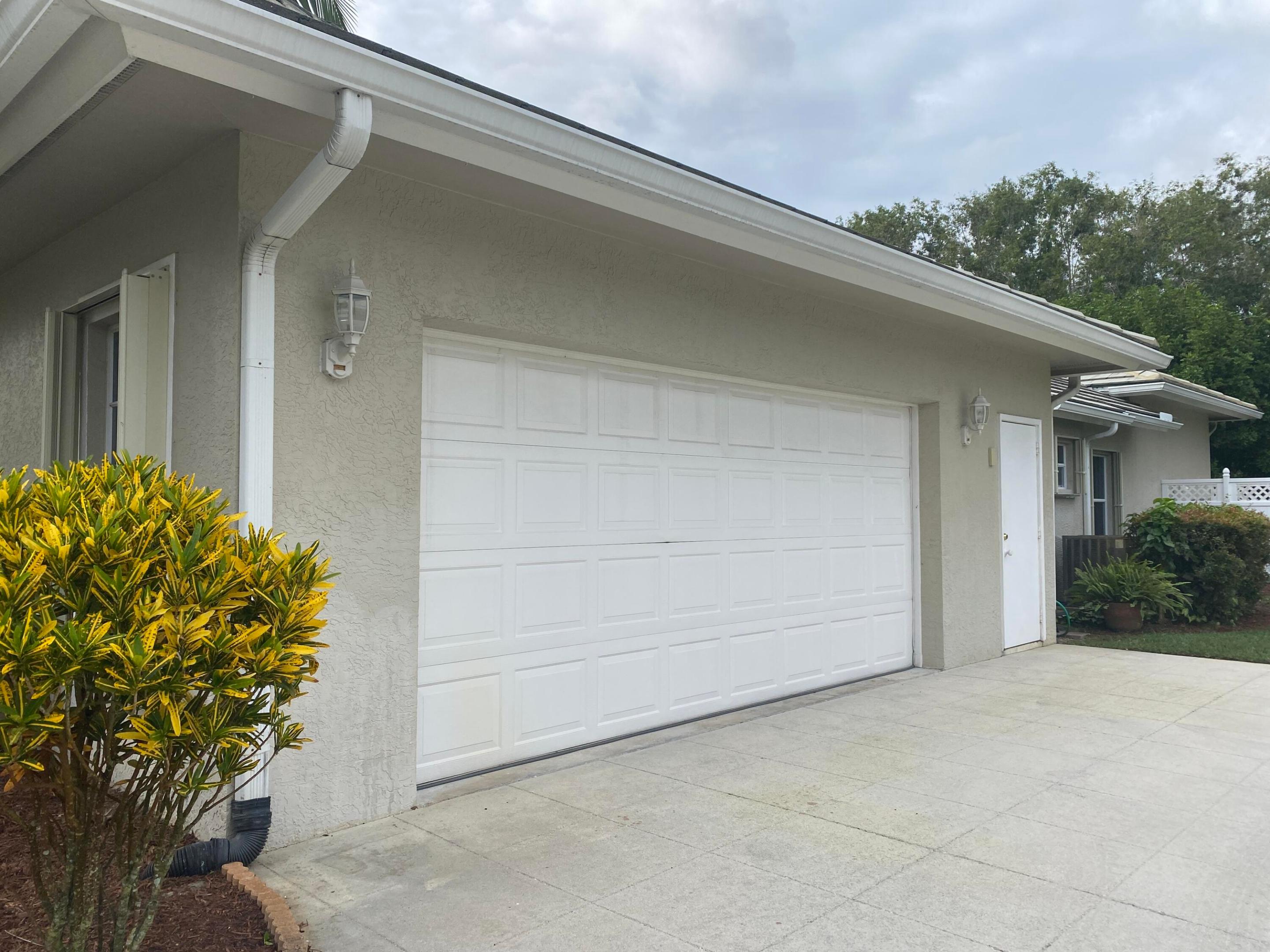 4911 SW Lake Grove Circle, Palm City