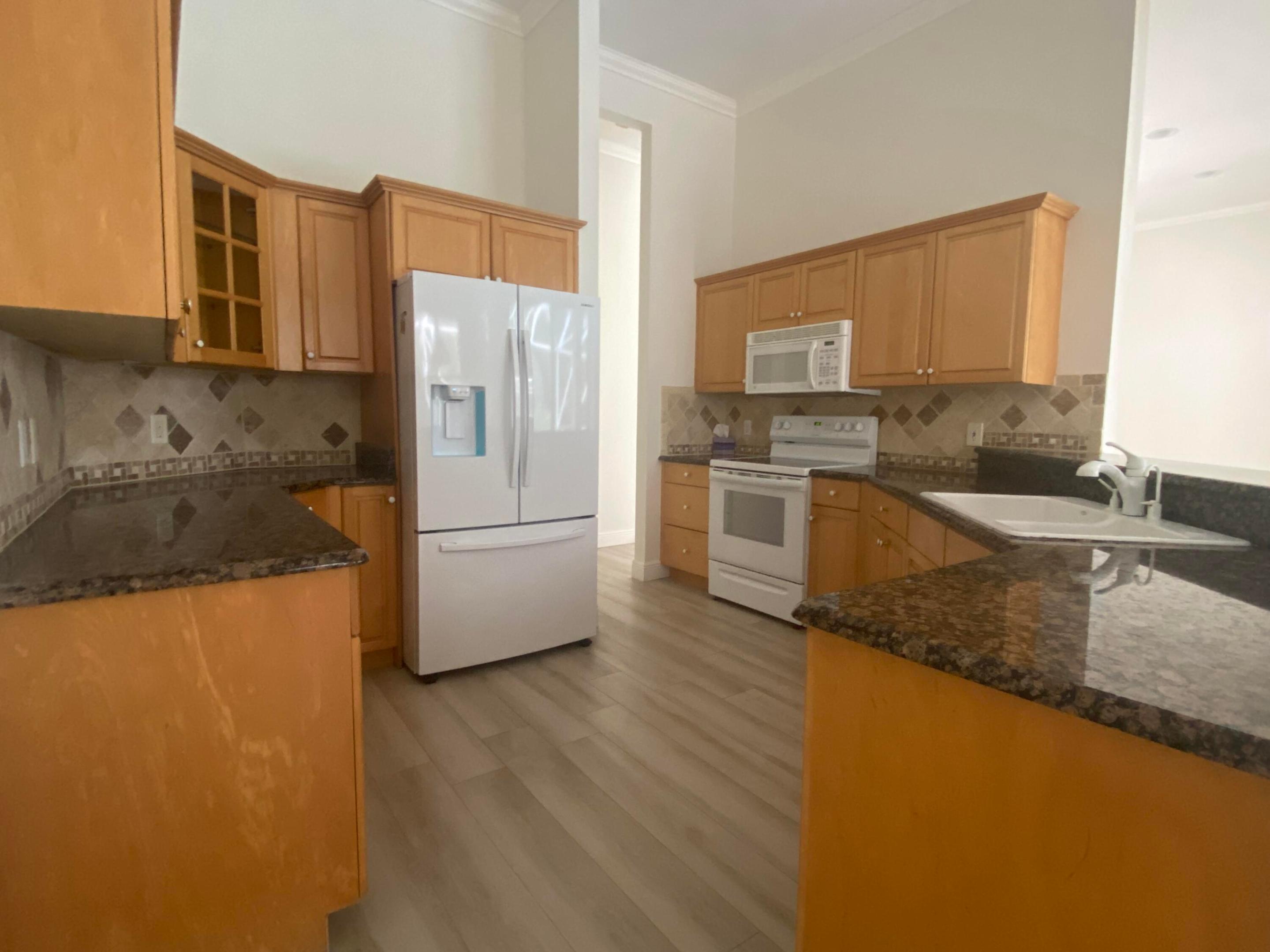 4911 SW Lake Grove Circle, Palm City