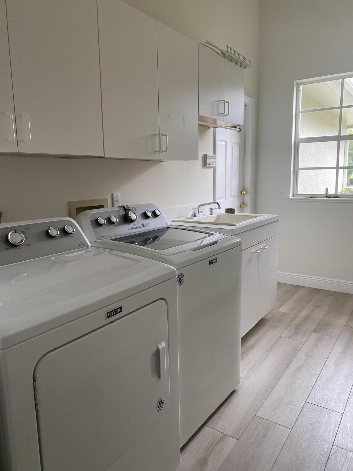 4911 SW Lake Grove Circle, Palm City