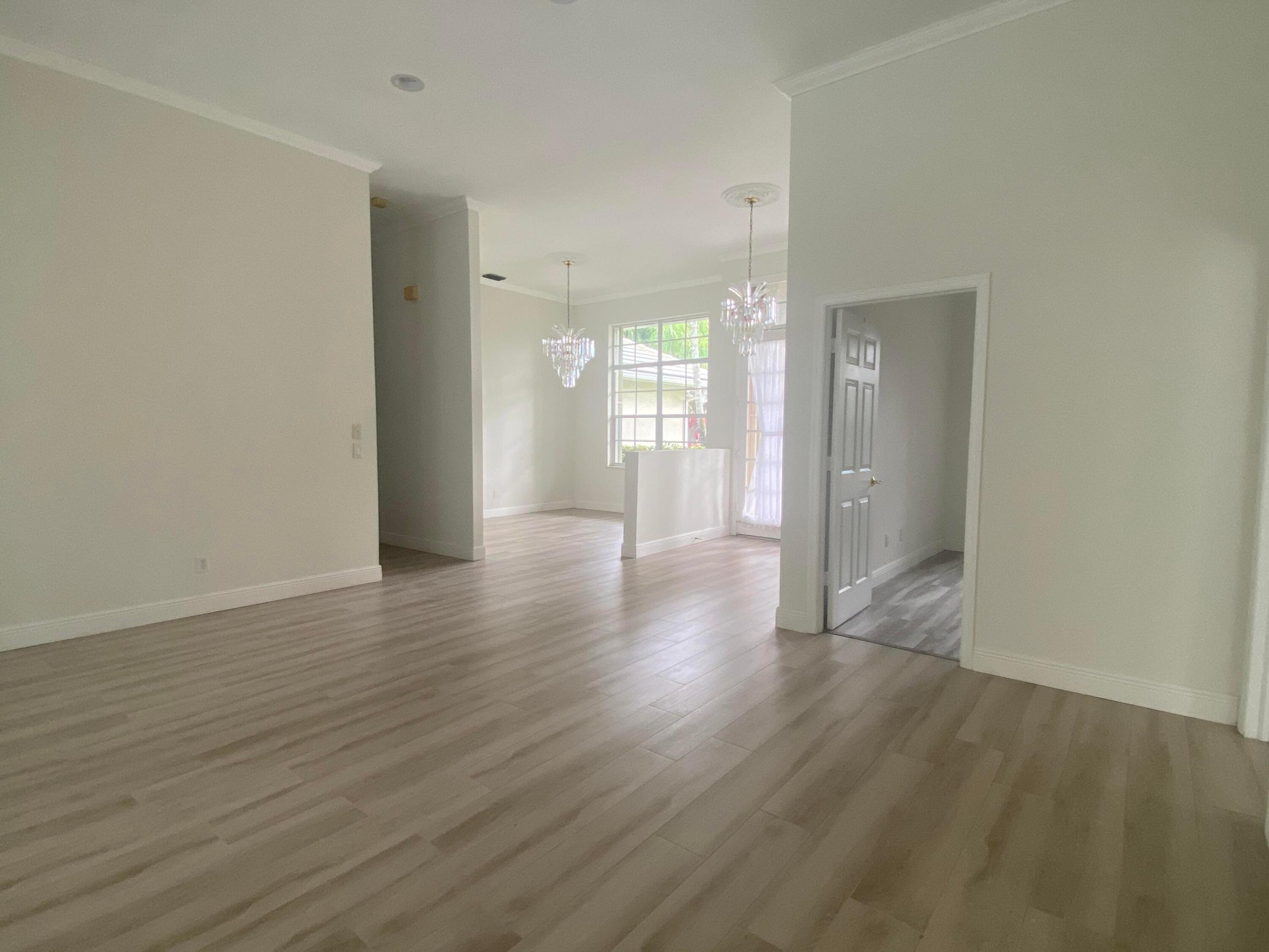 4911 SW Lake Grove Circle, Palm City