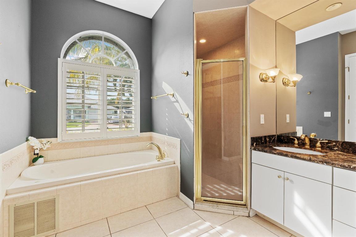 365 NE Vanda Terrado, Jensen Beach