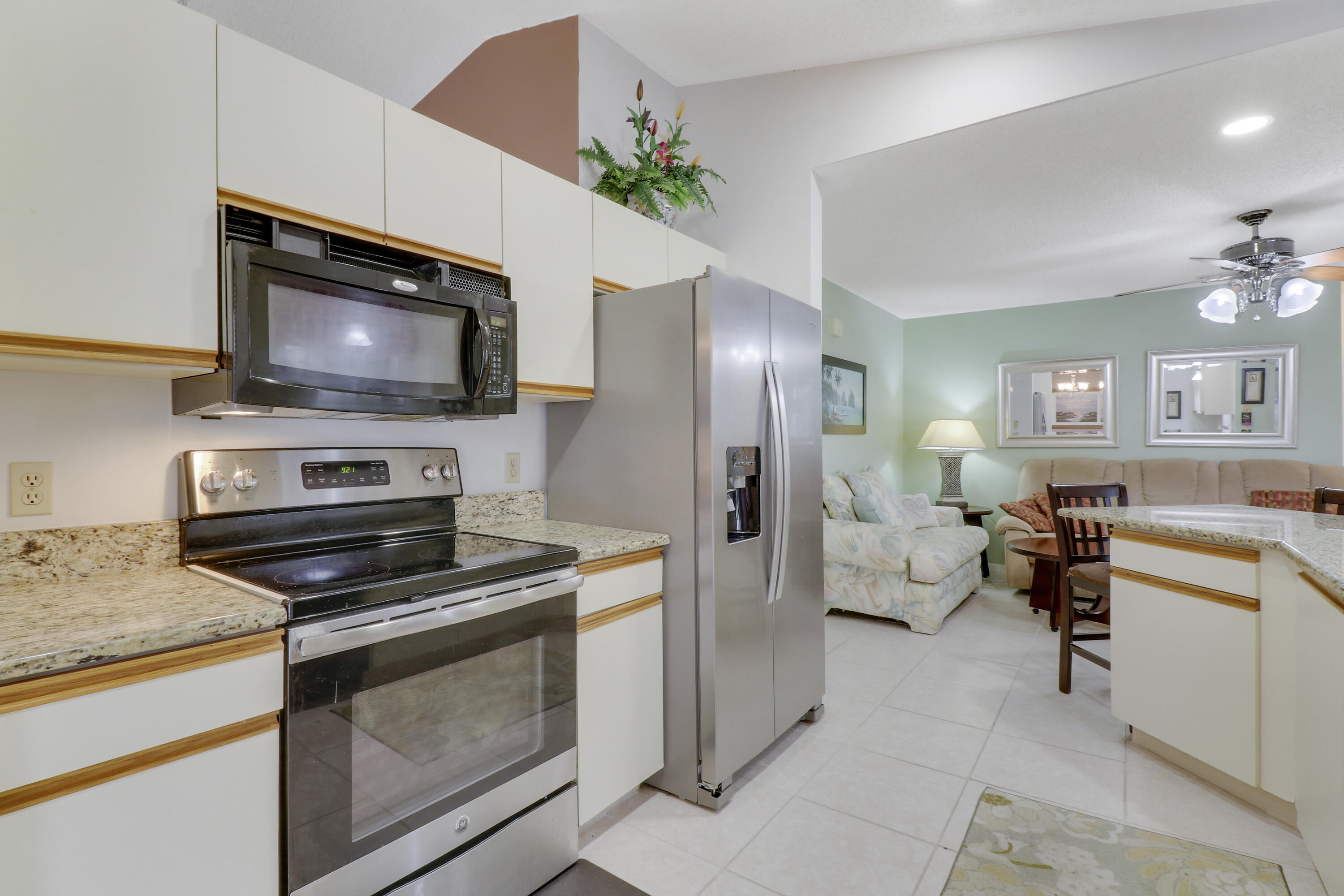 2814 SE Melaleuca Boulevard