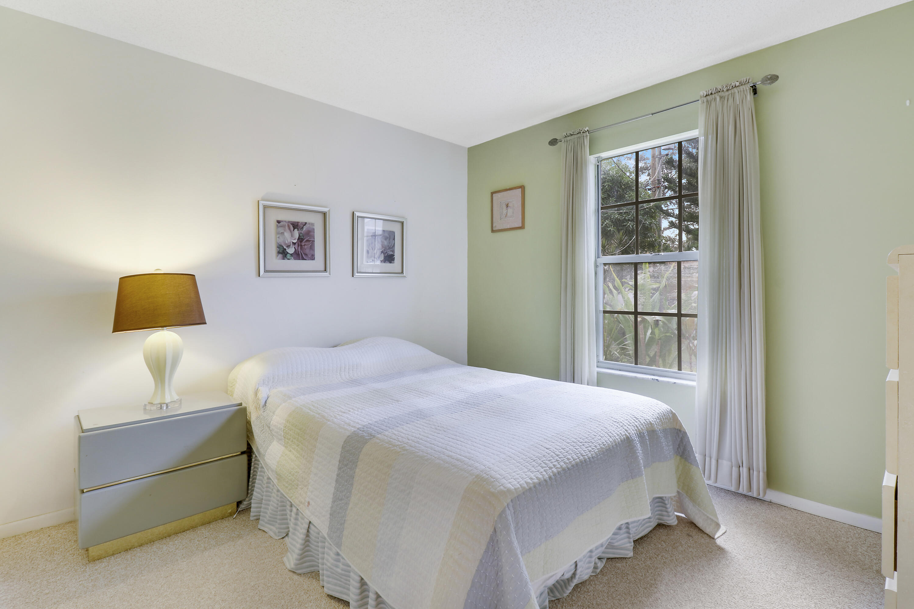 2814 SE Melaleuca Boulevard