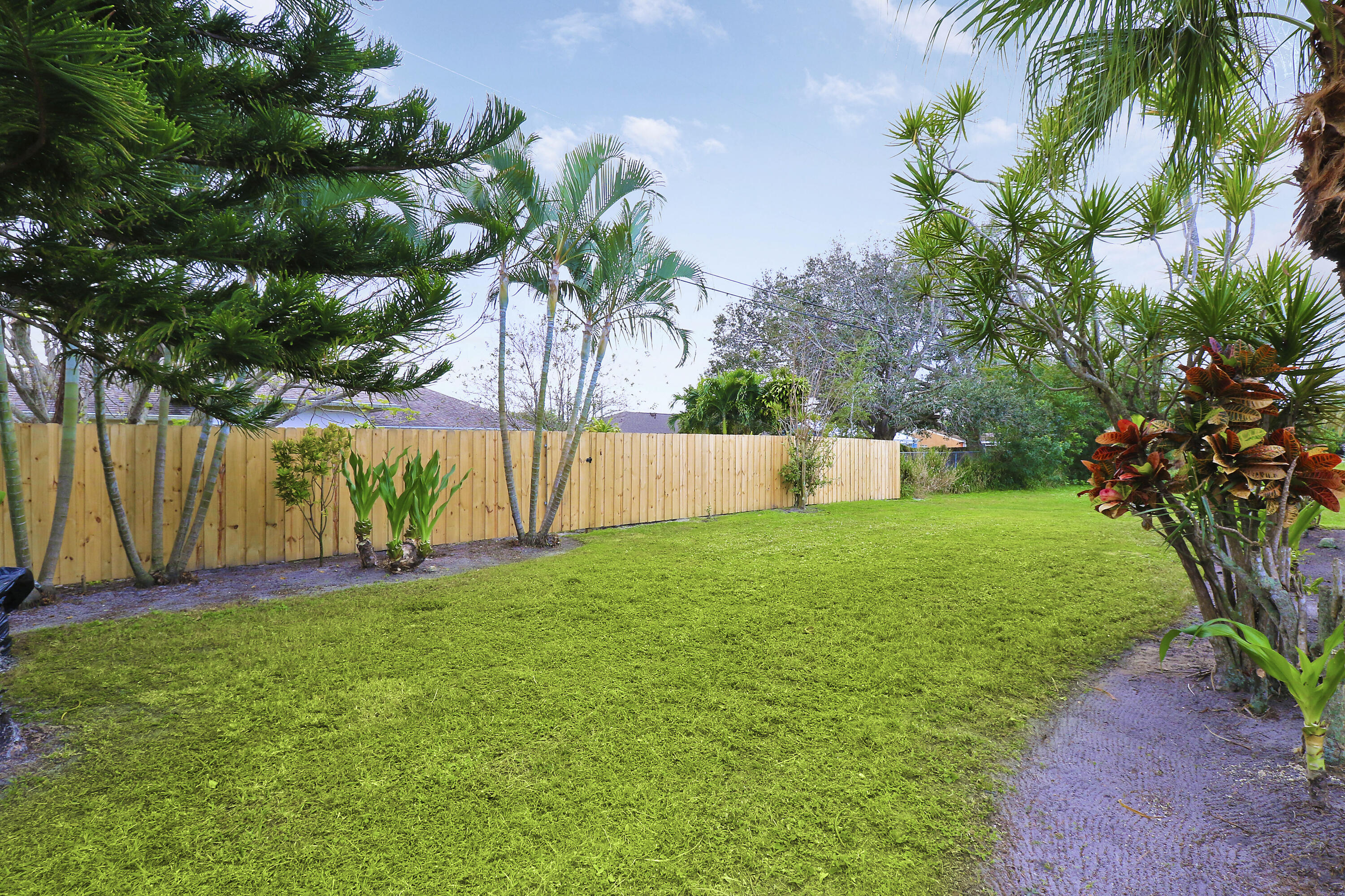 2814 SE Melaleuca Boulevard