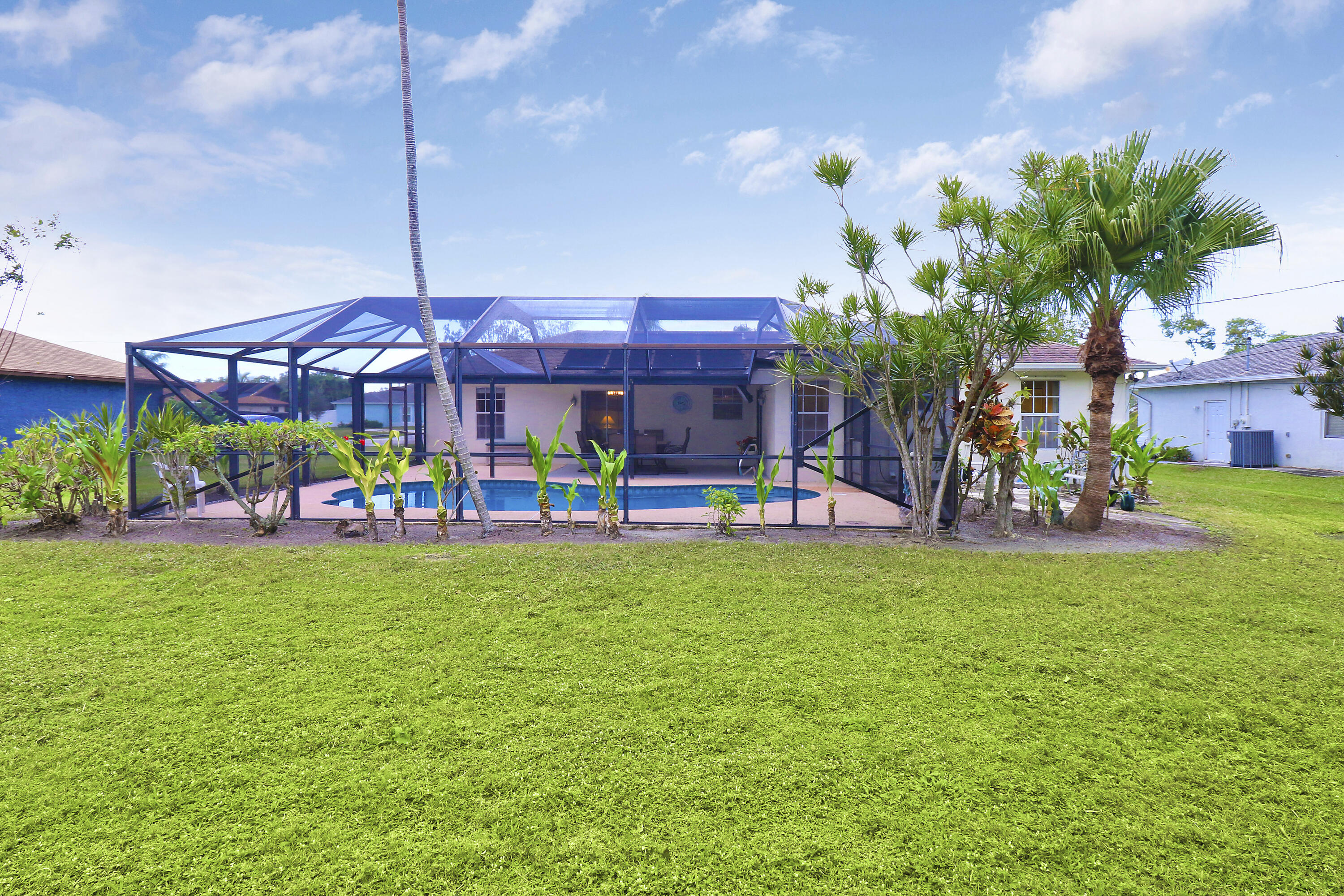 2814 SE Melaleuca Boulevard