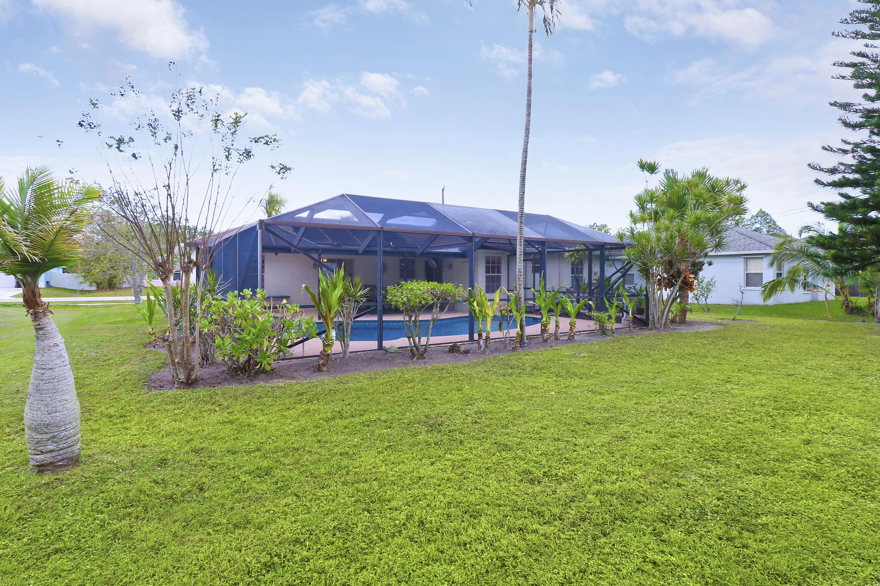 2814 SE Melaleuca Boulevard