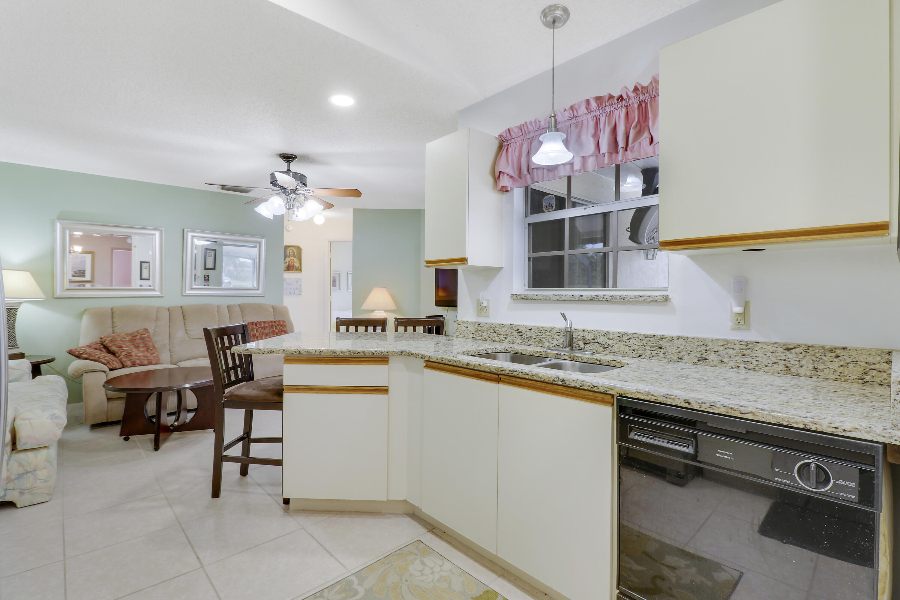 2814 SE Melaleuca Boulevard