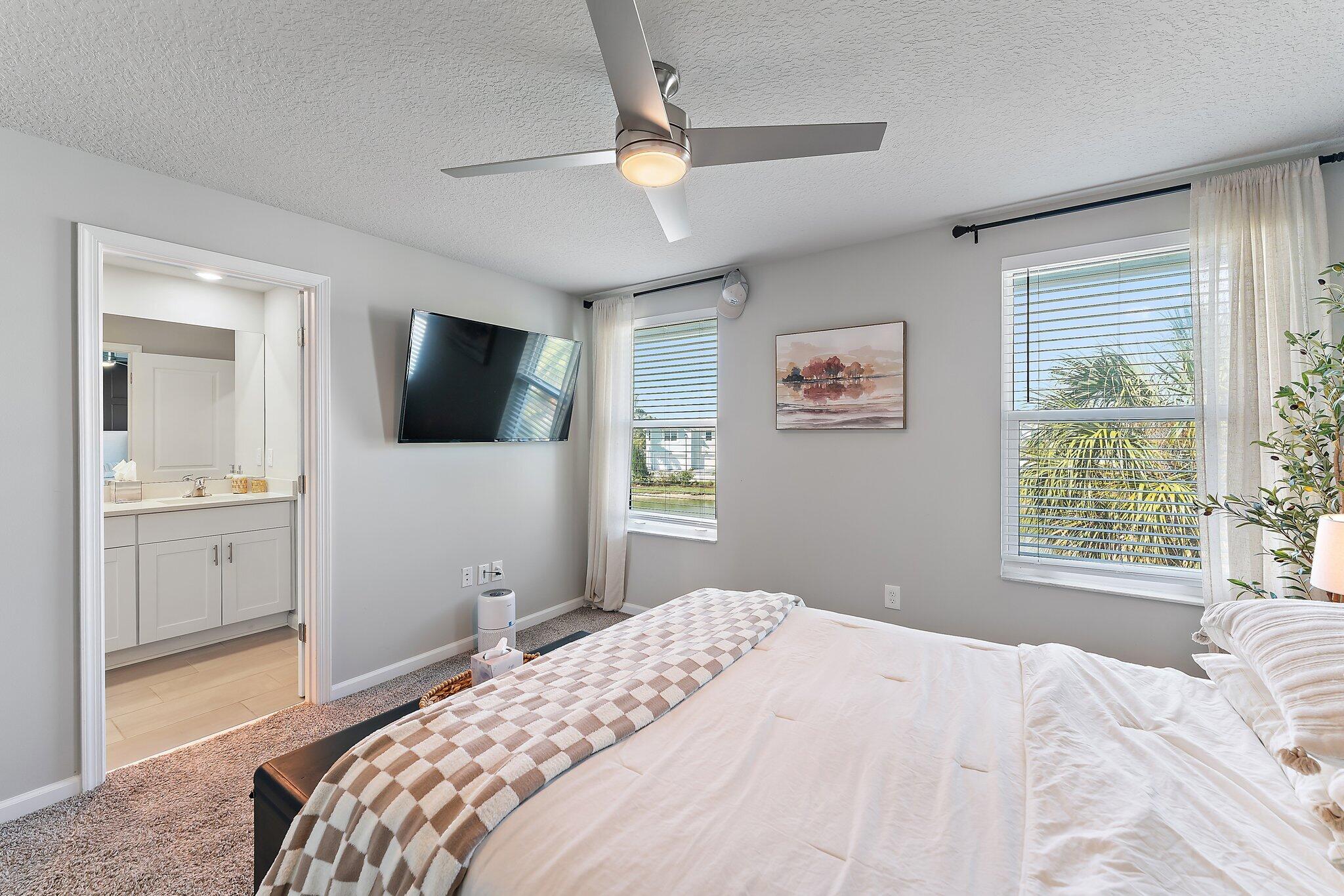 385 SE Sea Hunt Way, Stuart