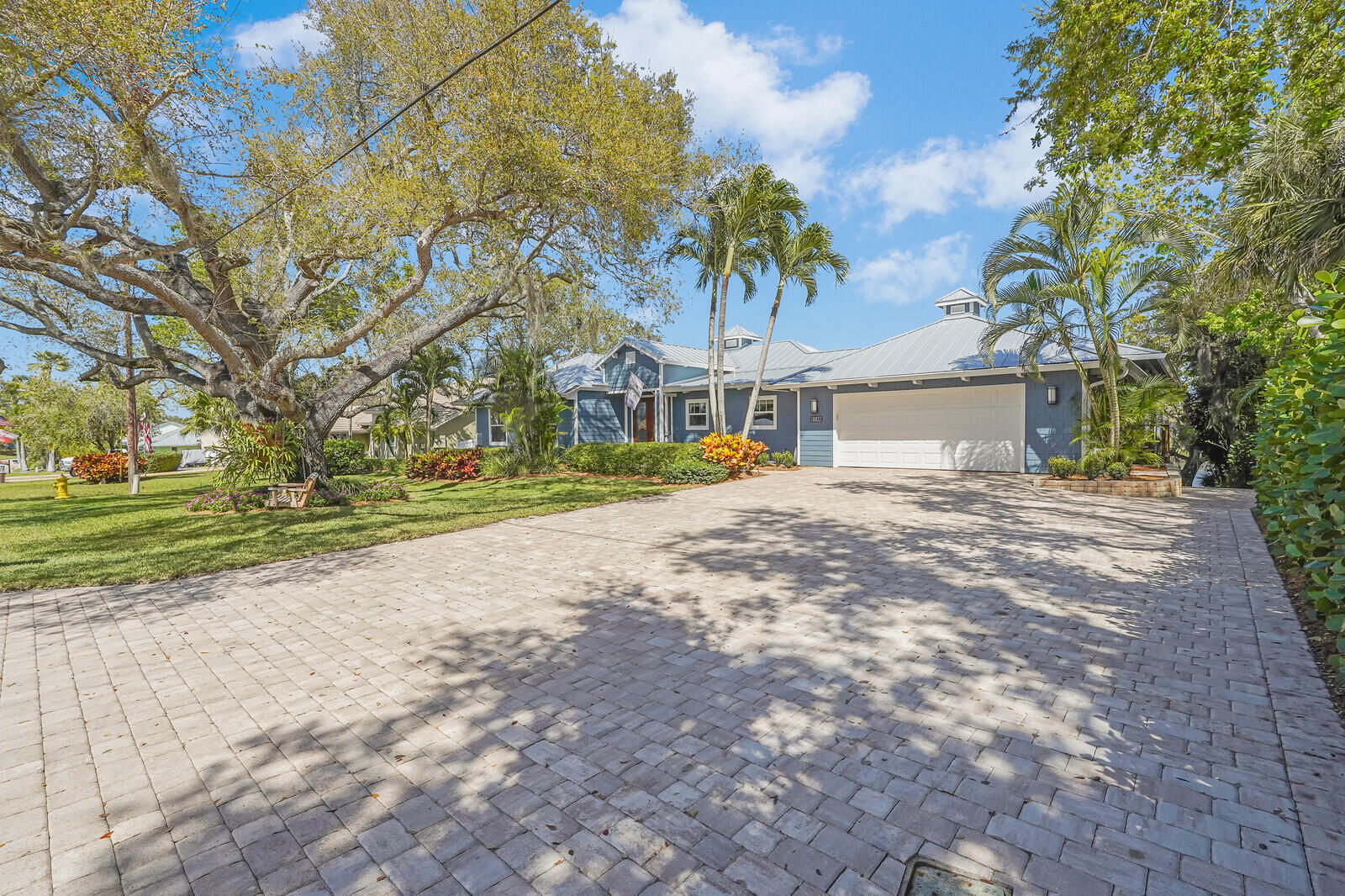 821 SW Pine Tree Lane, Palm City
