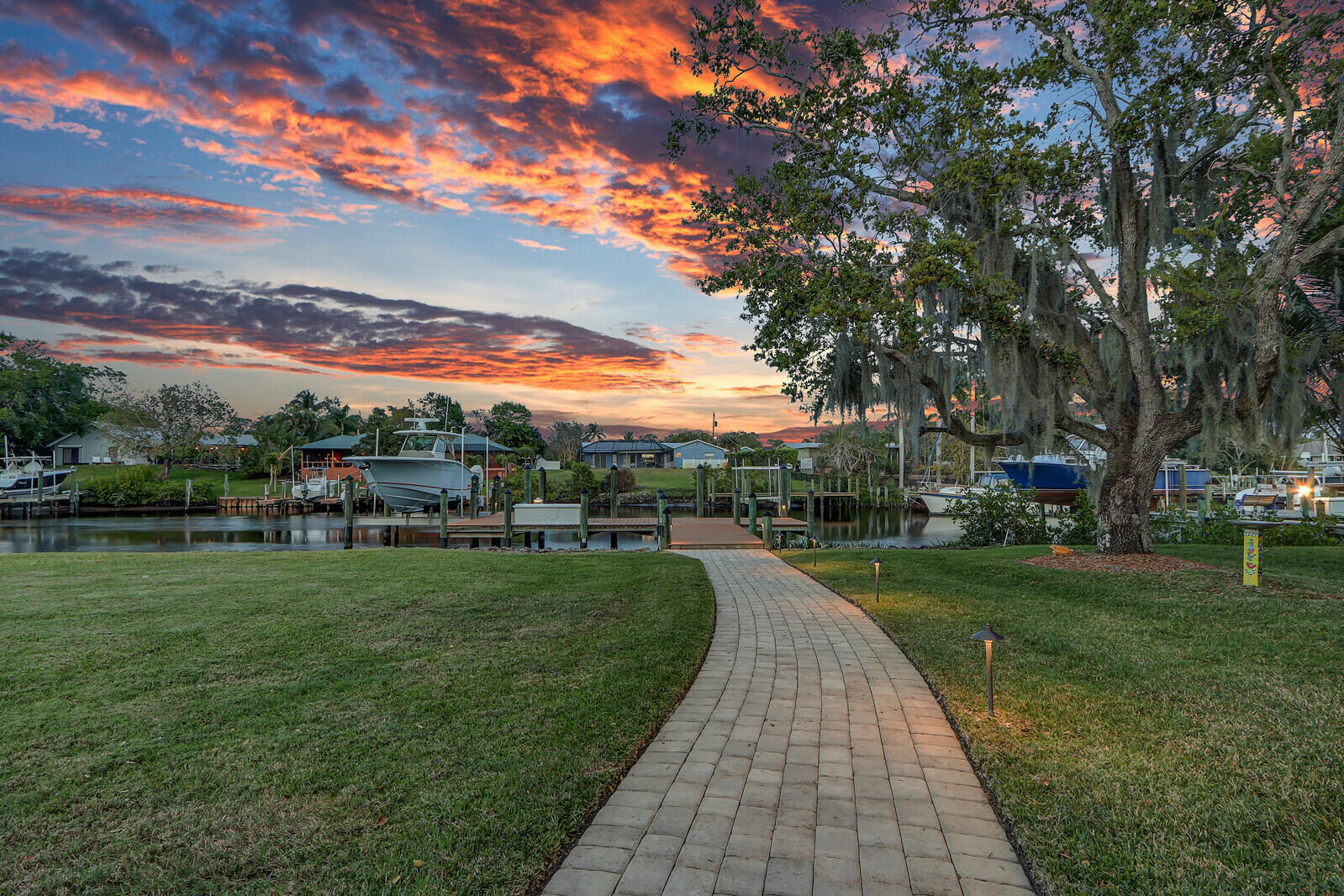 821 SW Pine Tree Lane, Palm City