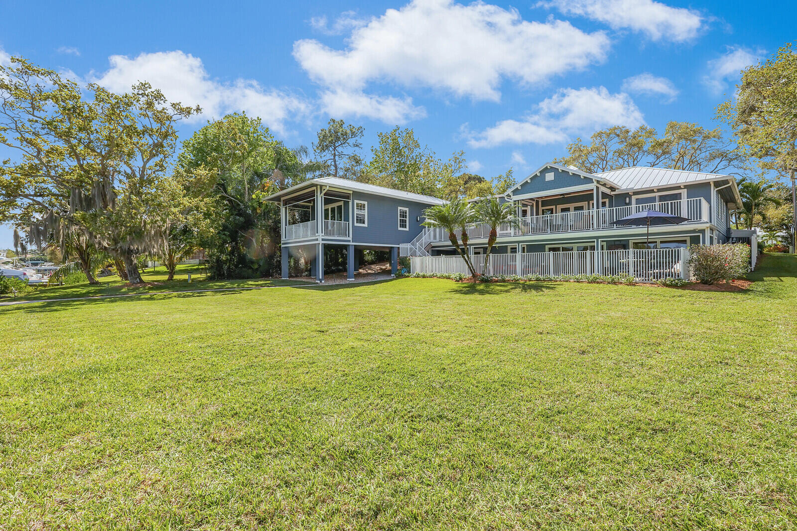 821 SW Pine Tree Lane, Palm City