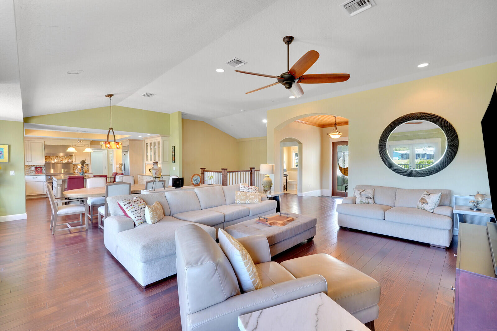 821 SW Pine Tree Lane, Palm City