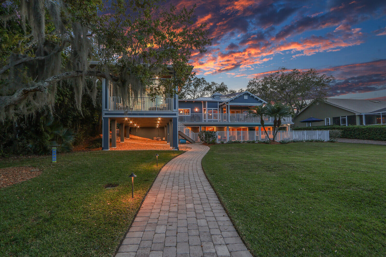 821 SW Pine Tree Lane, Palm City