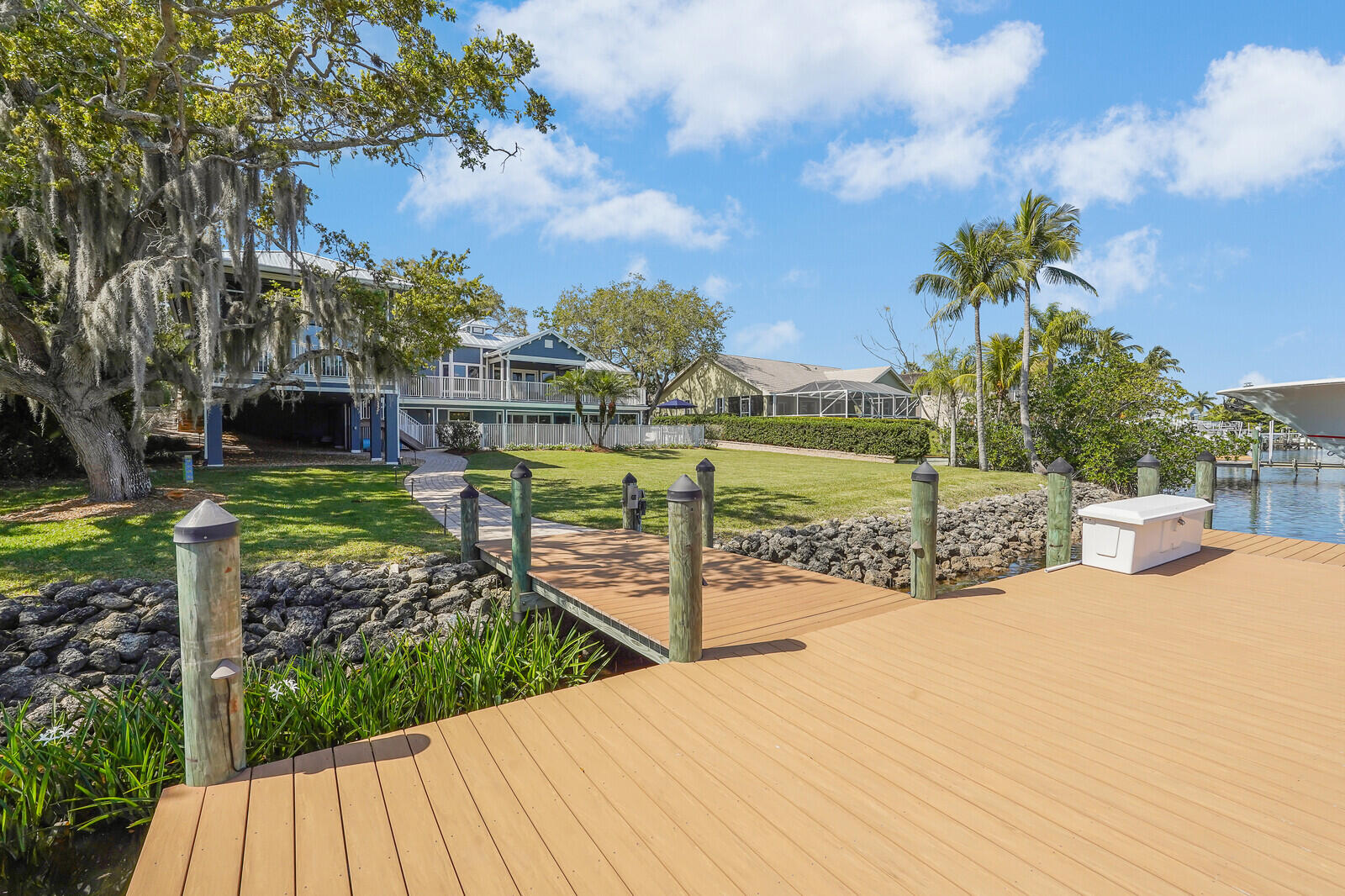 821 SW Pine Tree Lane, Palm City