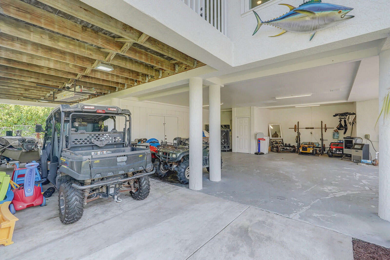 921 SW Pine Tree Lane, Palm City