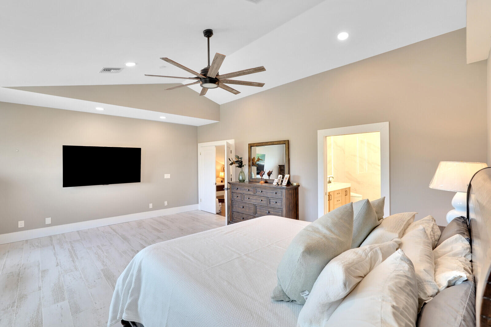 921 SW Pine Tree Lane, Palm City