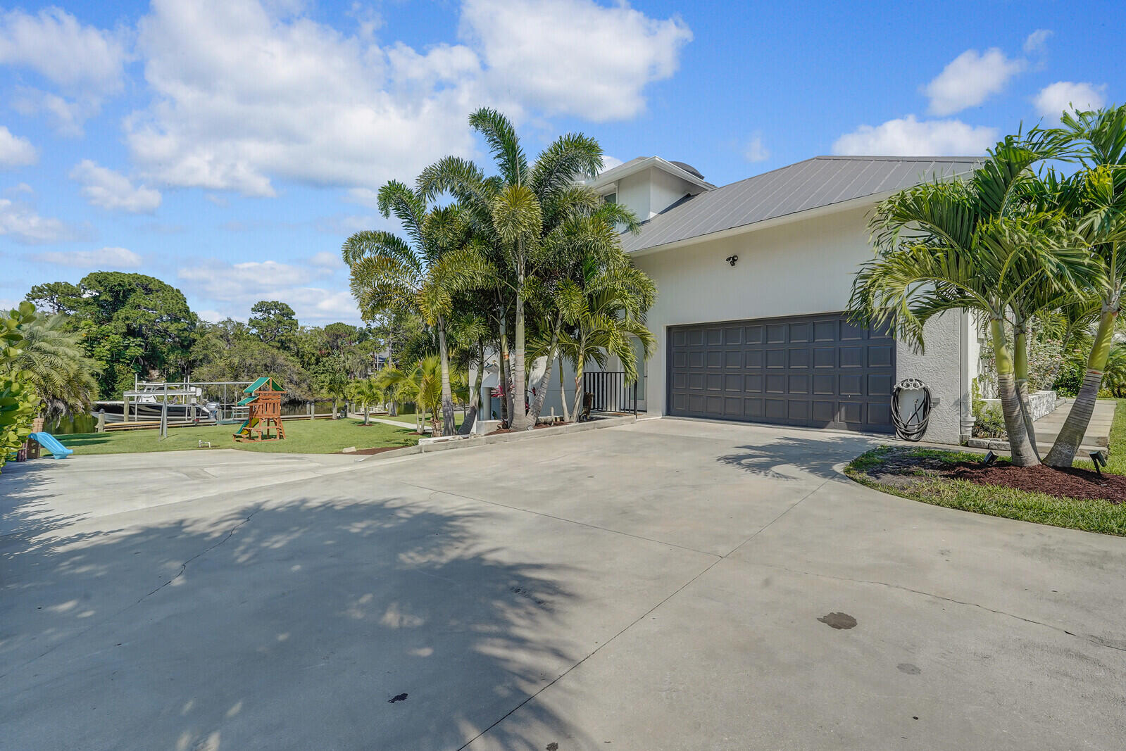 921 SW Pine Tree Lane, Palm City