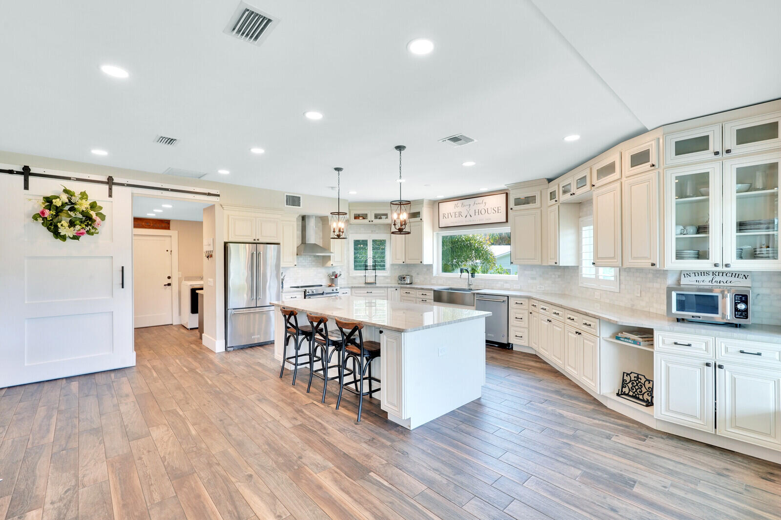 921 SW Pine Tree Lane, Palm City