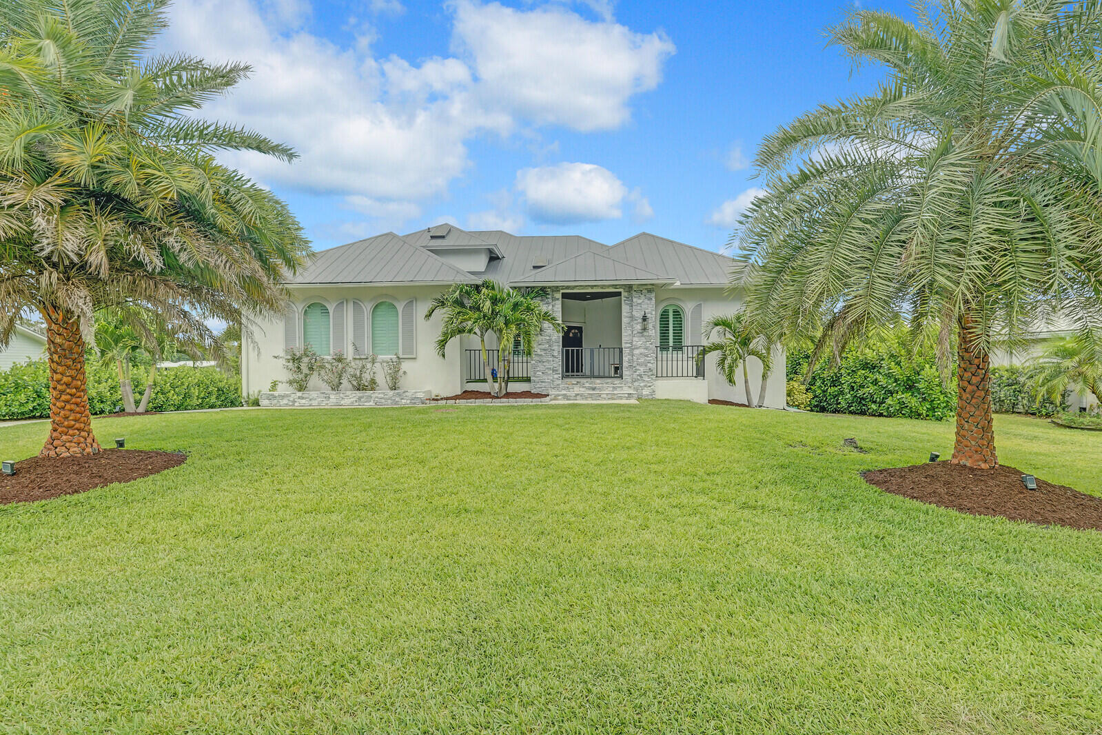 921 SW Pine Tree Lane, Palm City