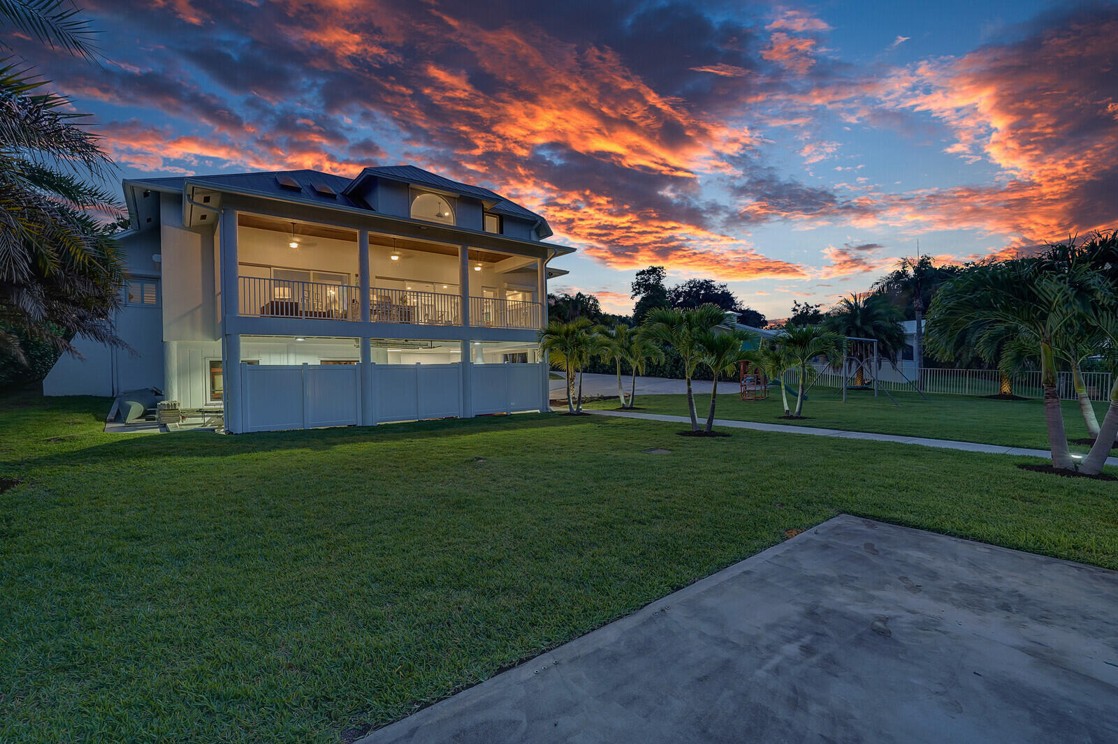 921 SW Pine Tree Lane, Palm City