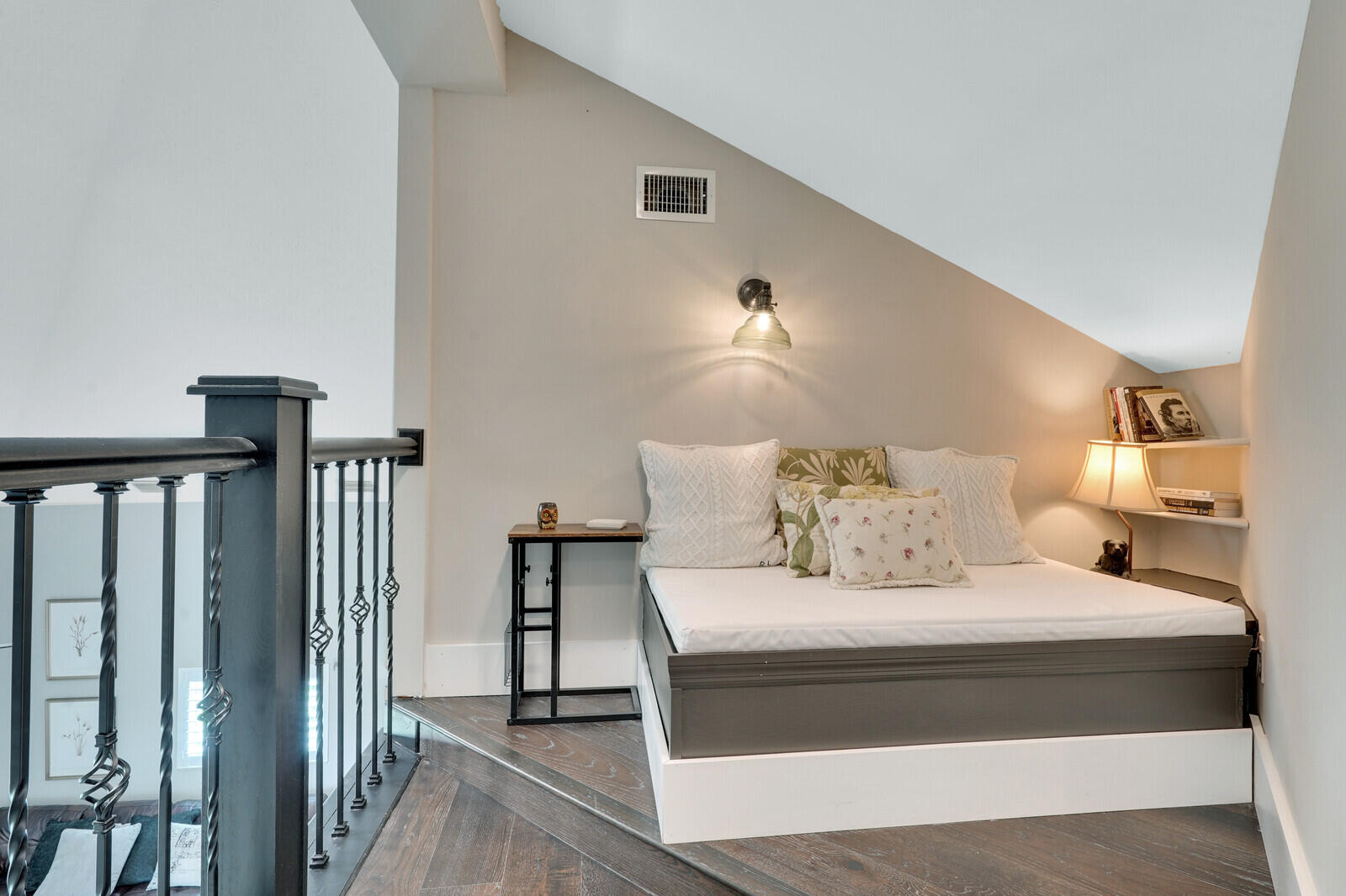 921 SW Pine Tree Lane, Palm City