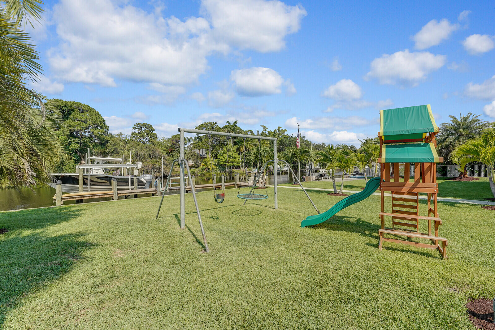 921 SW Pine Tree Lane, Palm City