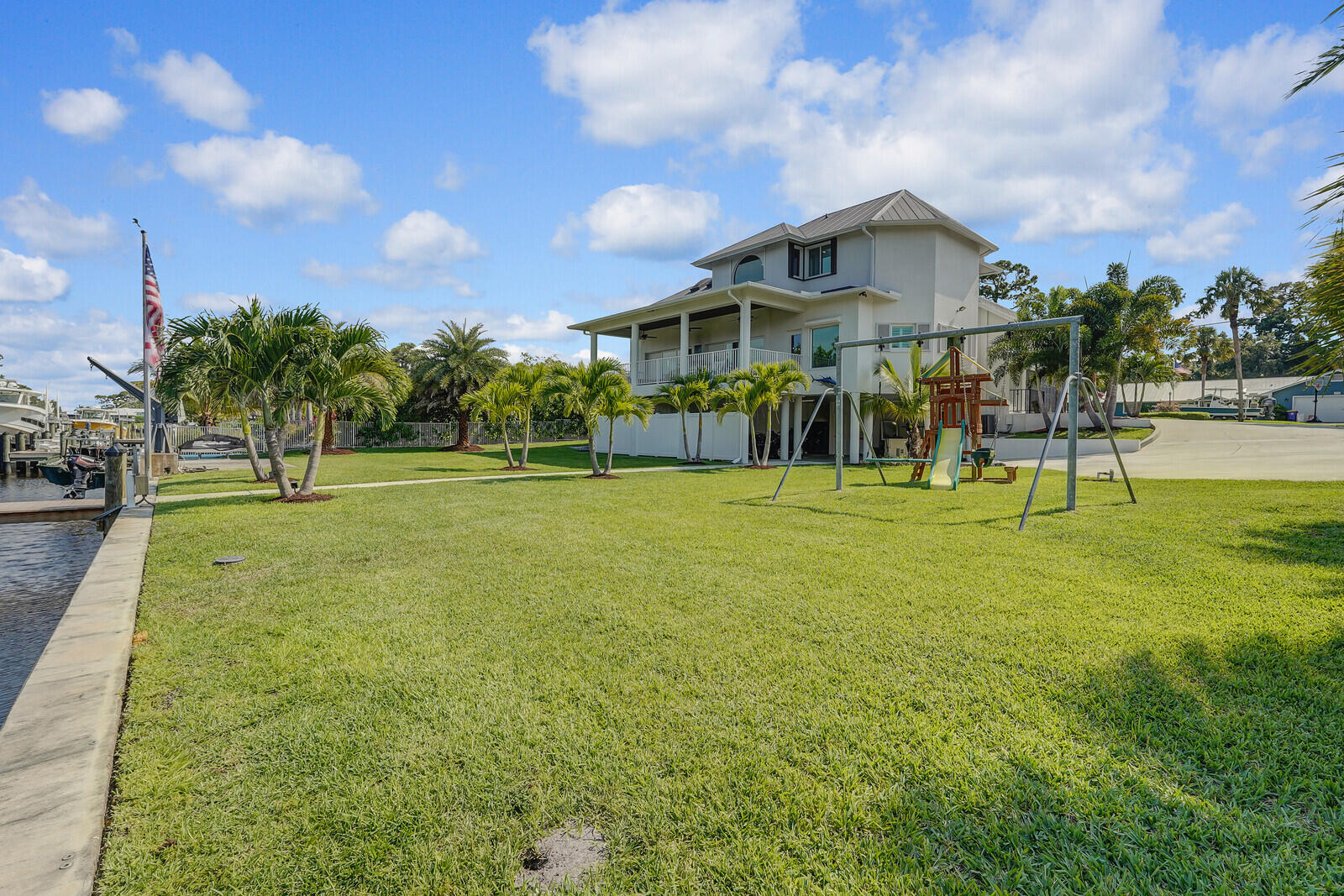 921 SW Pine Tree Lane, Palm City