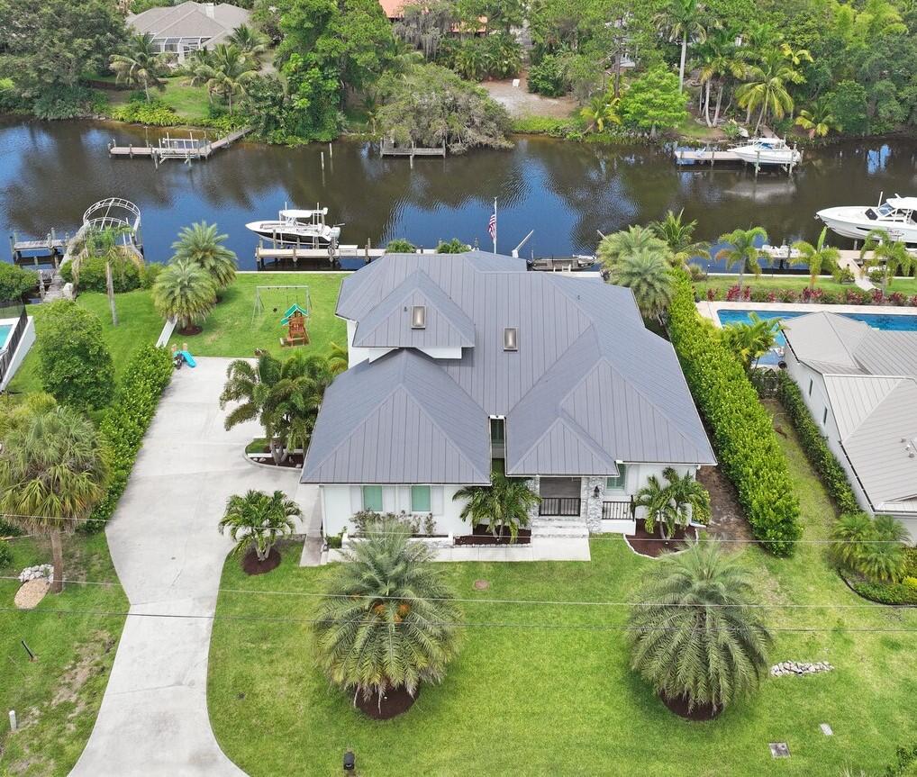 921 SW Pine Tree Lane, Palm City