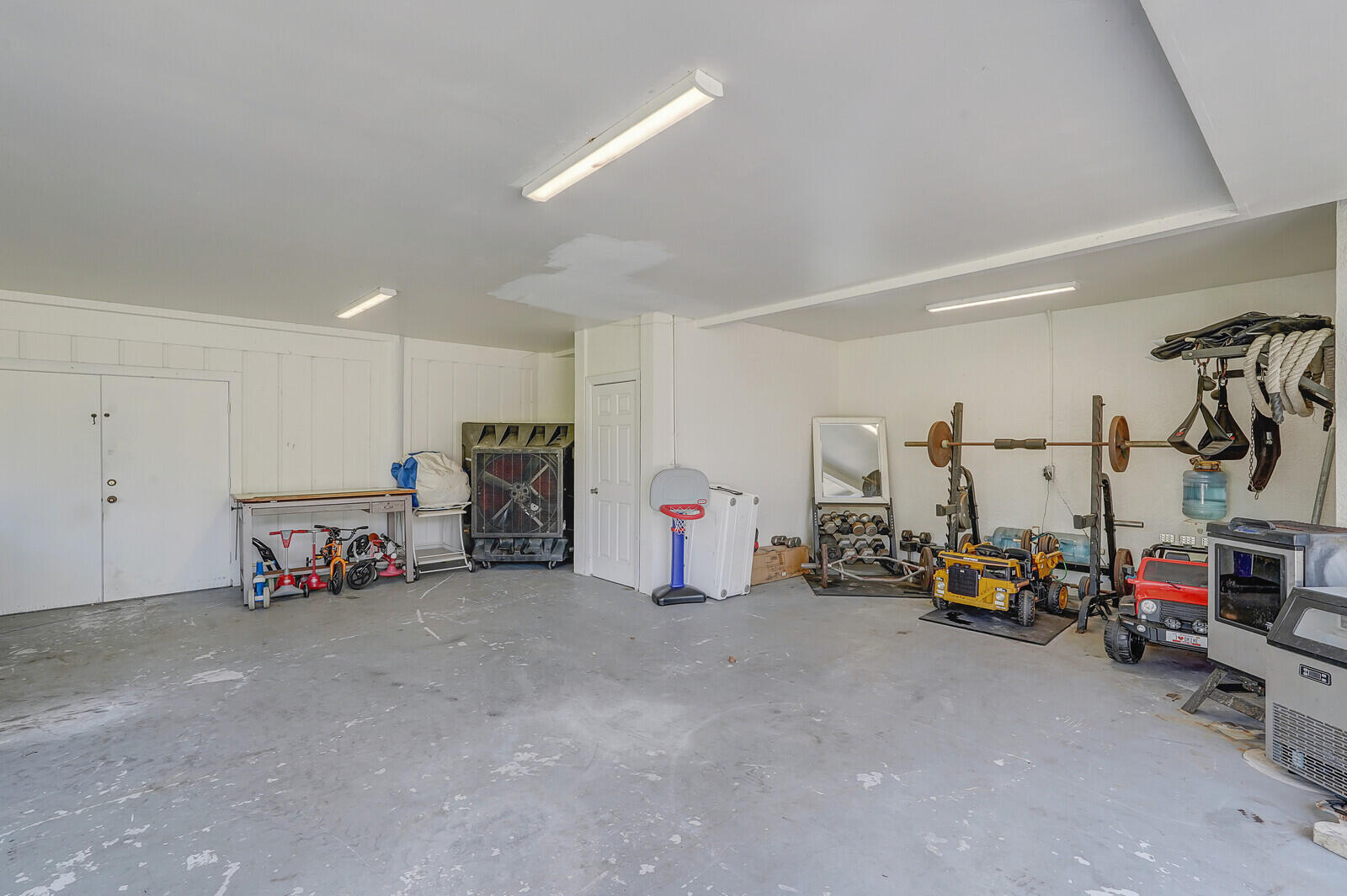 921 SW Pine Tree Lane, Palm City