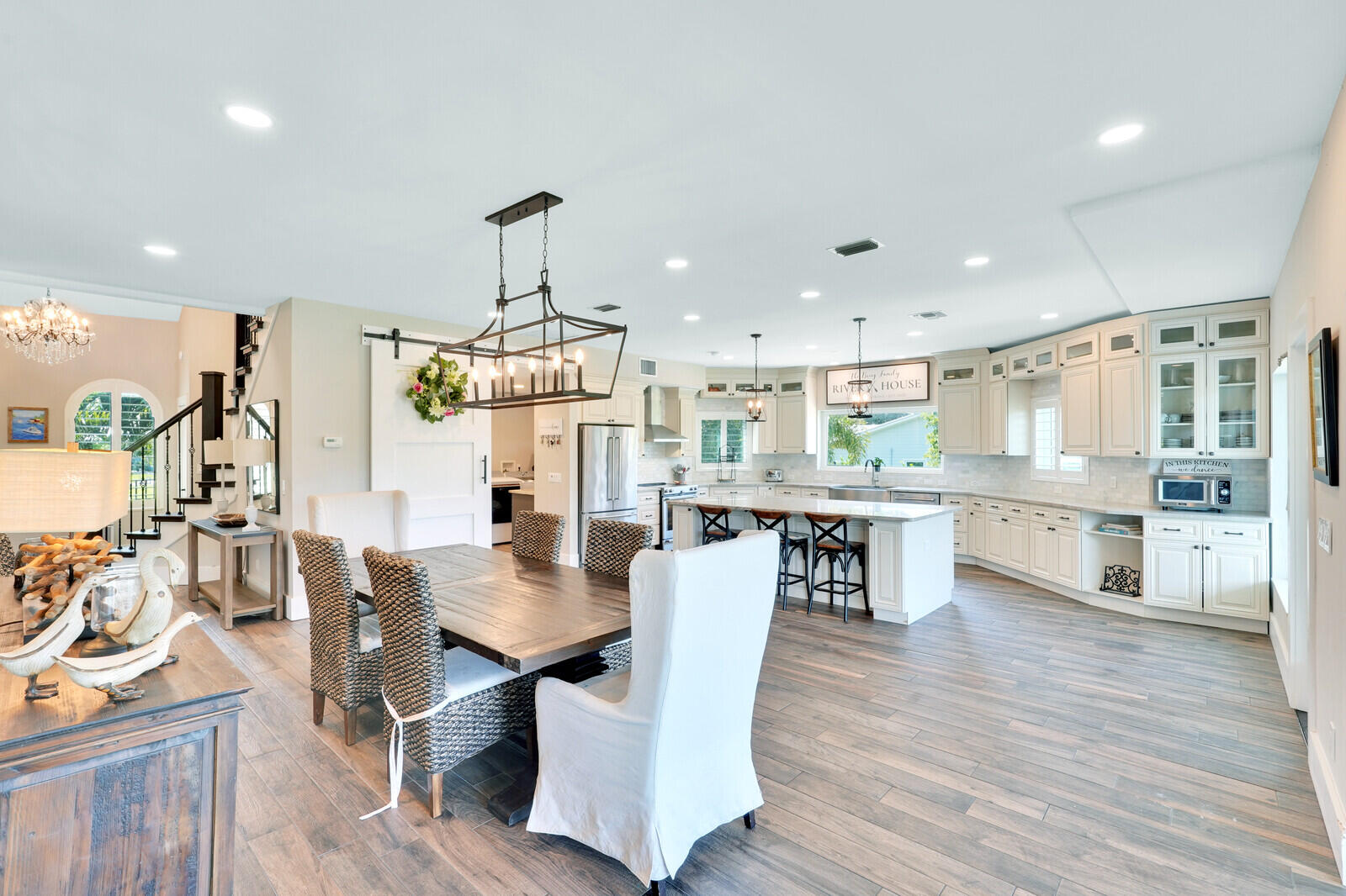 921 SW Pine Tree Lane, Palm City