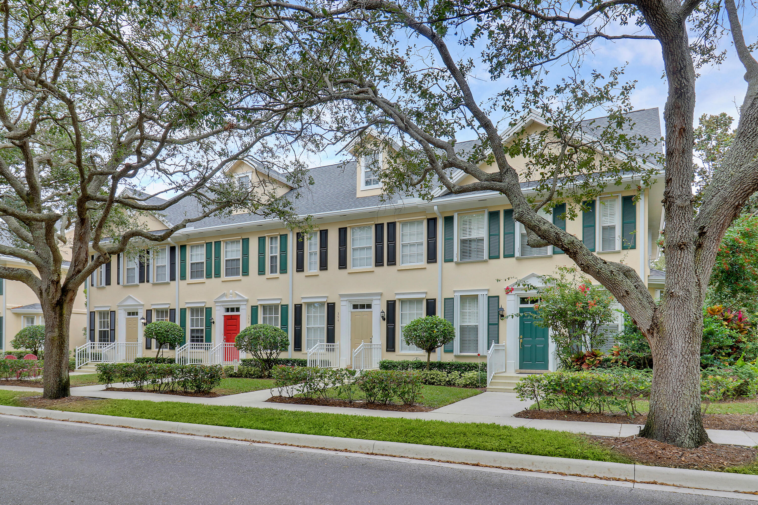 352 Jacaranda Drive, Jupiter